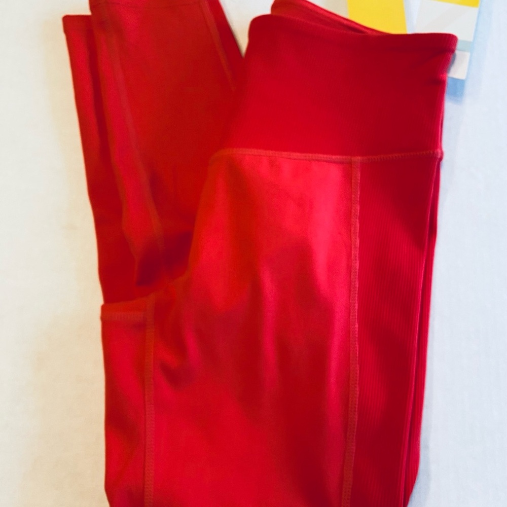 Zella Capri Leggings in Red Size Small